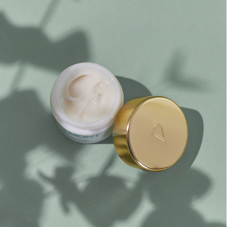 Moisturizing with a cream 50 ml