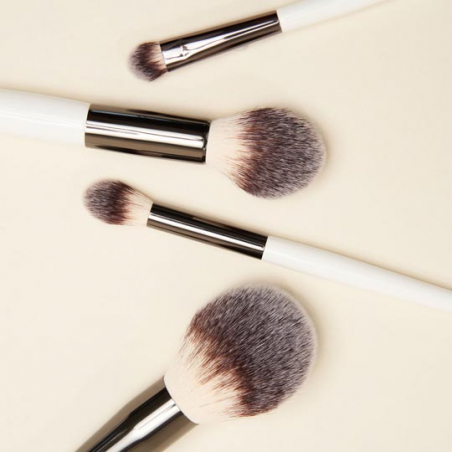 EVERYTHING POWDER BRUSH